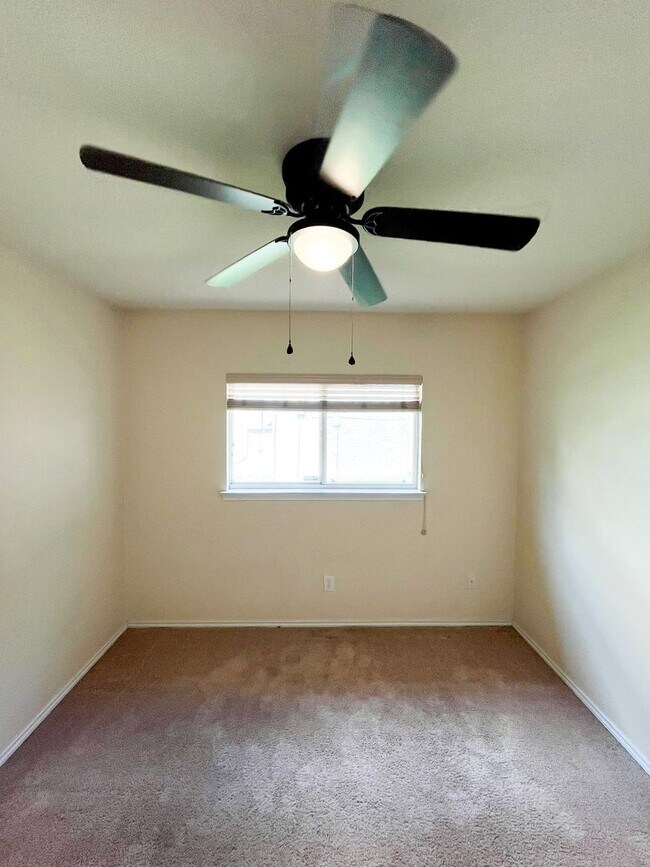 Building Photo - Available Now Beautiful 1 story, 4 bedroom, 2 bath, 2 car garage home with fire place, garage doo...