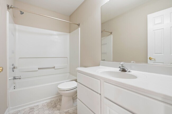 Building Photo - Delta Ridge Darling!  Available Now!  3BR Plus Den!