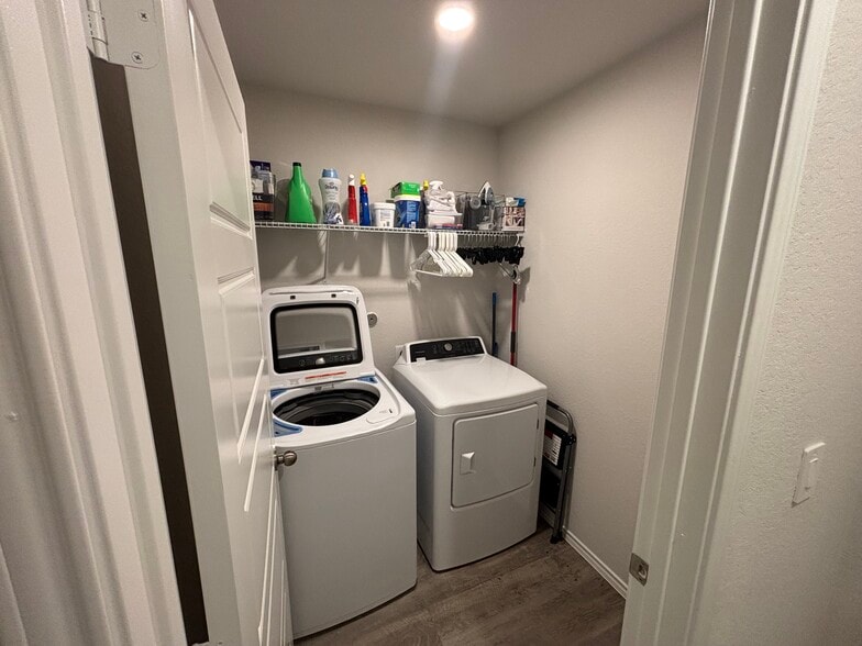 Laundry - 2007 Palmer Pl