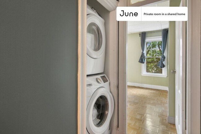 Building Photo - Room in Shared 7 bed/2.5 bath home