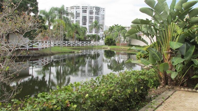 back patio - 2753 S Parkview Dr