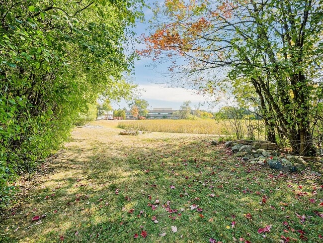 Building Photo - Fully Upgraded 3-Bed Farmington Hills Home!
