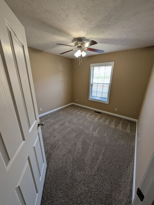 Building Photo - 616 Wolfchase Dr