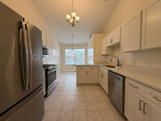 Building Photo - 110 Allerton Dr