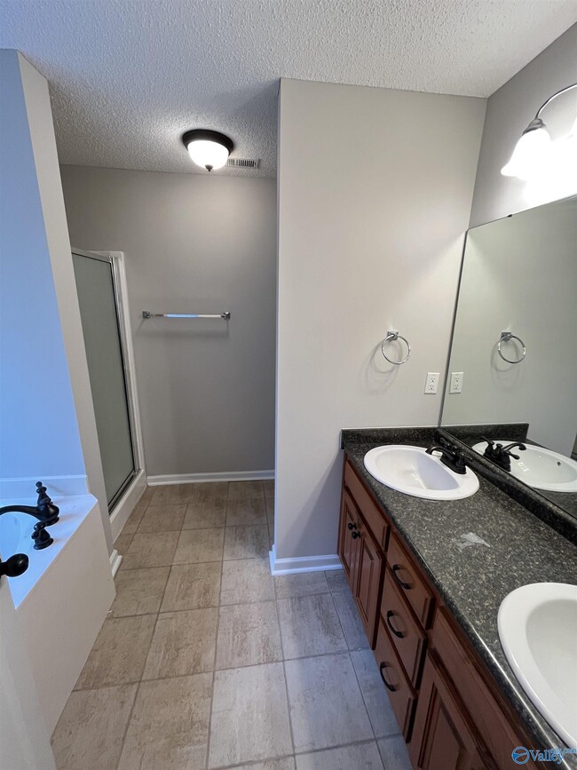 Building Photo - 117 Hubert Rd