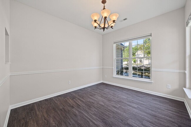 Building Photo - Idyllic 3-bed, 2.5 bath in the desirable W...