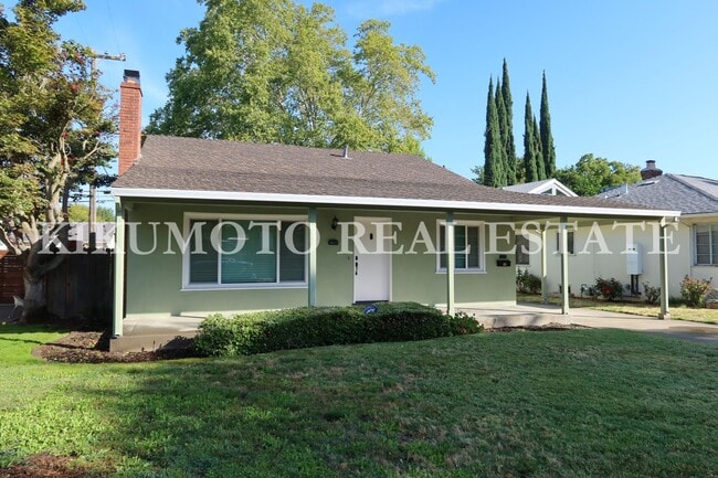 Building Photo - 2 bedrooms, 1 bath, Large 2 car garage & carport