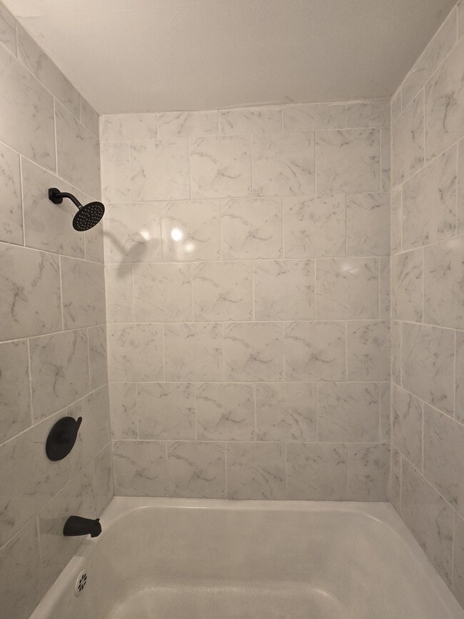 Building Photo - 1334 N Estelle St