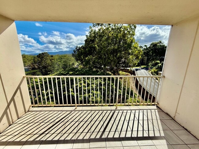 Building Photo - 95-2031 Waikalani Pl. #D705