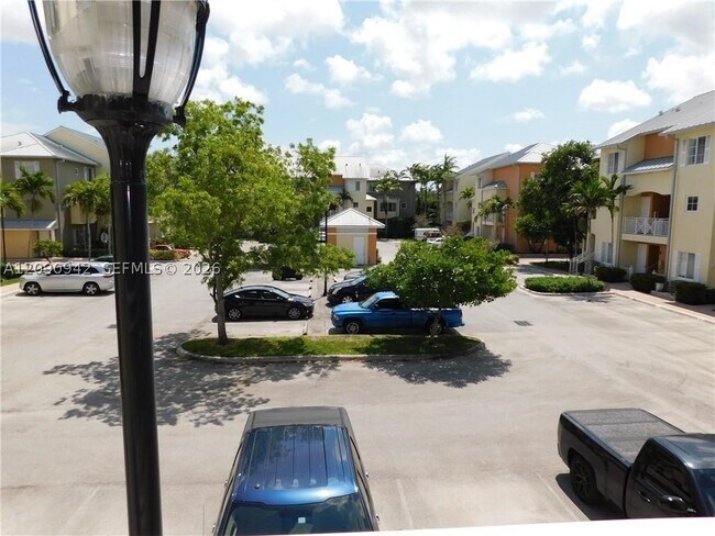 Building Photo - 1338 SW 3rd Ct
