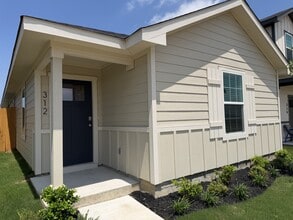 Building Photo - 312 Nizao Ln