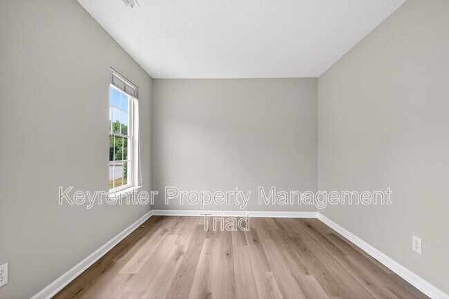 Building Photo - 2703 Stafford St