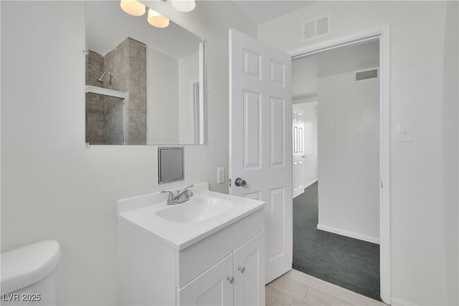 Building Photo - 2016 Linden Ave