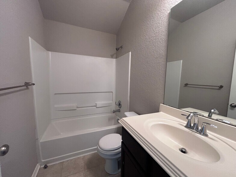 Building Photo - 5435 Bright Run