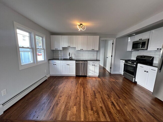 Building Photo - 253 Sheffield Ave