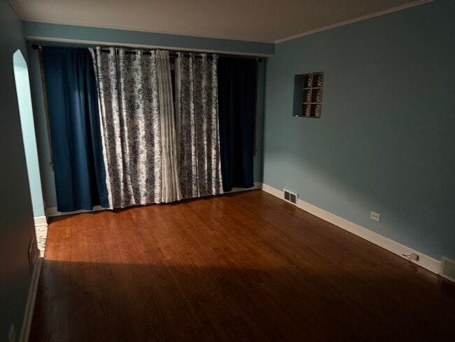 Building Photo - 5552 S Kolmar Ave