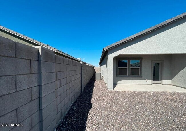 Building Photo - 19577 W Palo Verde Dr