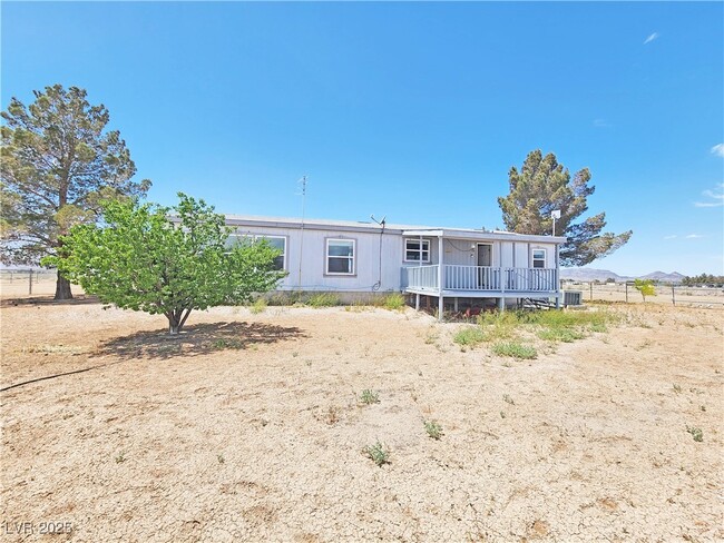 Building Photo - 1781 S Baradonna Rd