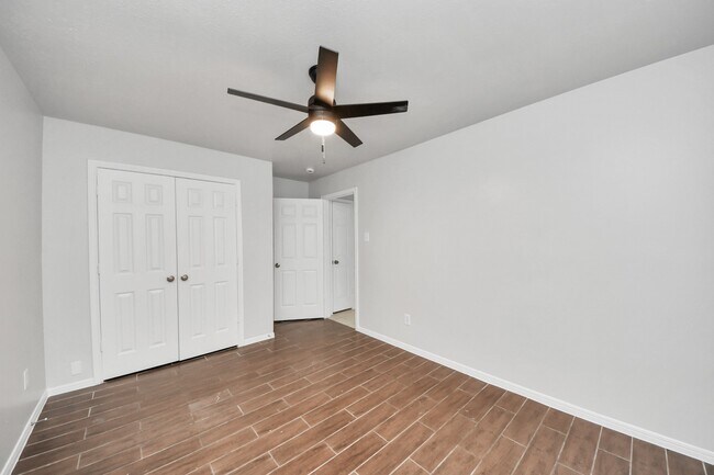 Building Photo - 16243 April Ridge Dr