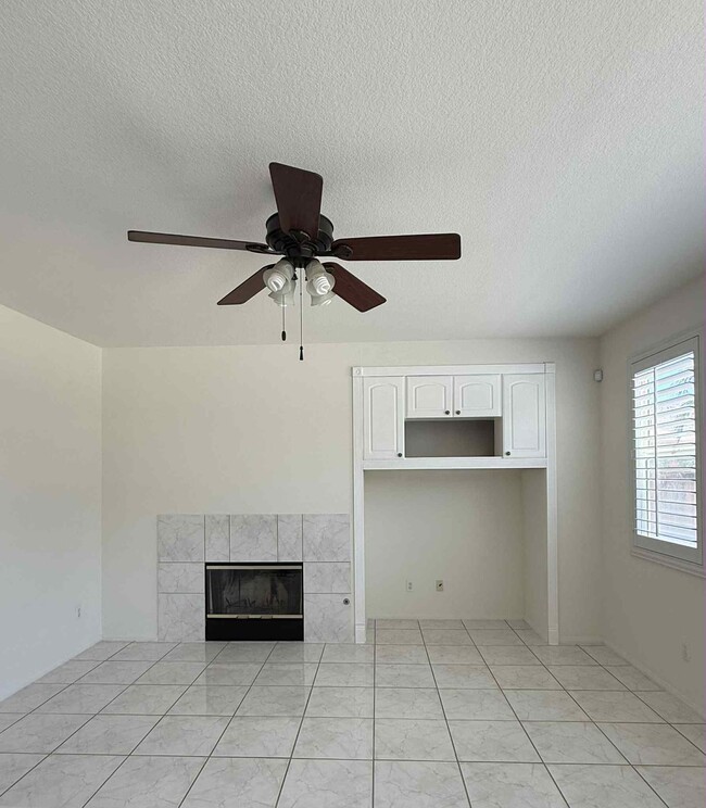 Building Photo - 27647 Rosemont Ct
