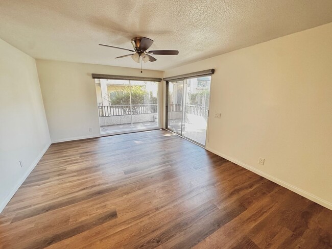 Building Photo - Mission Bay 2 Bed 2 Bath Condo with covere...