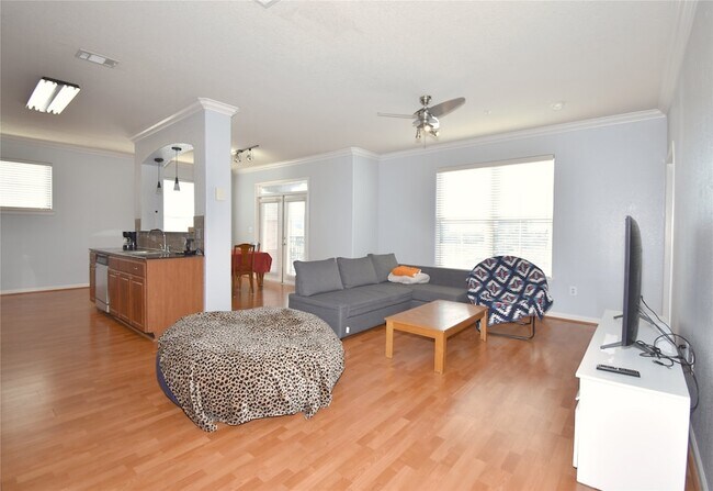 Building Photo - 1711 Old Spanish Trl