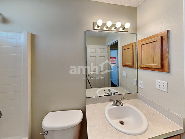 Building Photo - 2570 Blackstone Ct