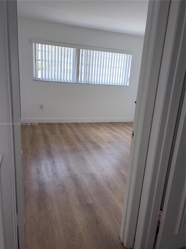 Building Photo - 401 NW 72nd Ave