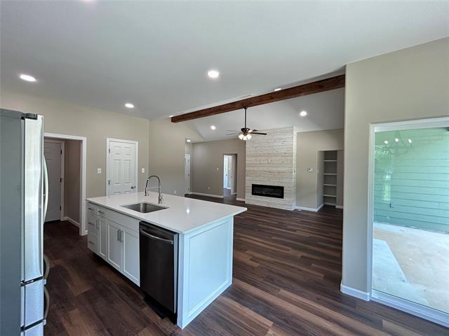 Building Photo - 923 Putman St
