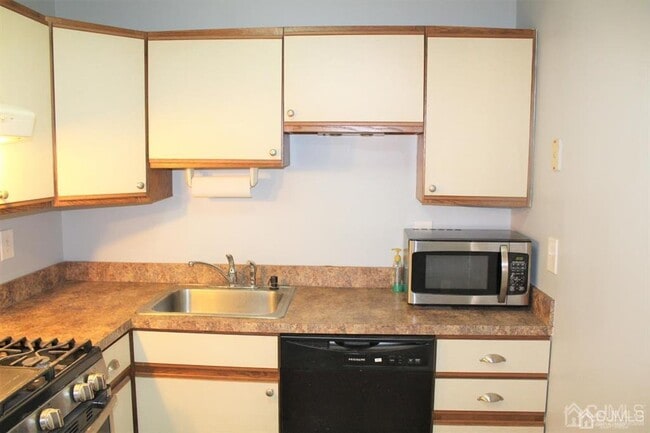 Building Photo - 1003 Woodhaven Dr