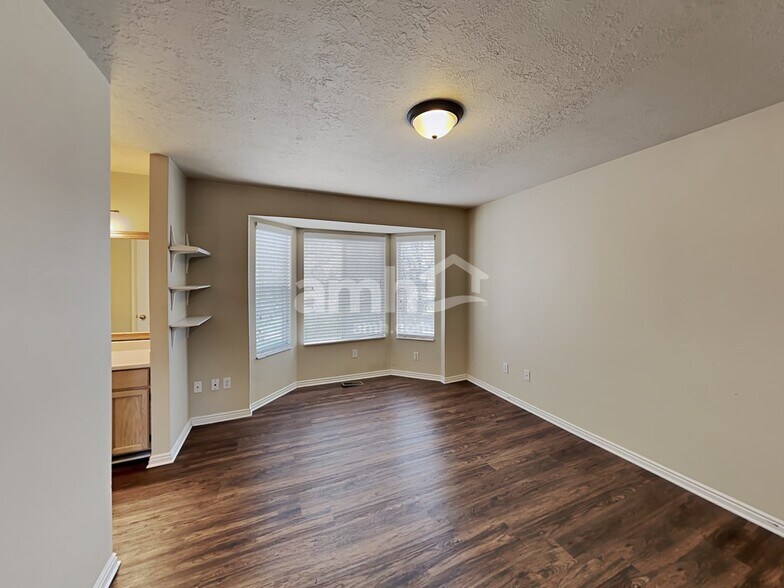 Building Photo - 568 S 925 E