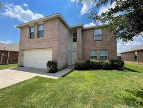 Building Photo - 2801 Mockingbird St