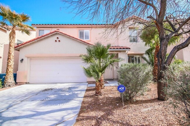 Building Photo - Southern Highlands Beauty with Expansive Loft & Designer Upgrades!