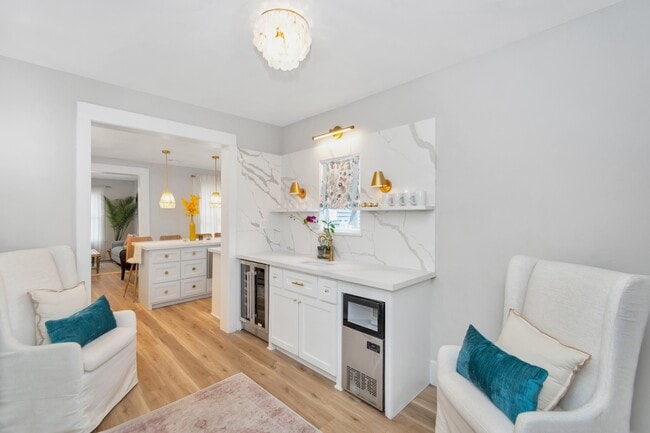 Building Photo - 4919 Avenue Q