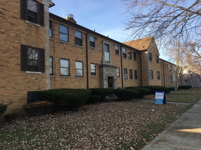 Building Photo - 4865 Cadieux Rd