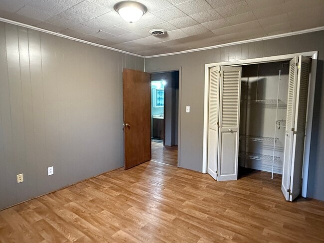 Building Photo - 2506 Elizabethton Hwy