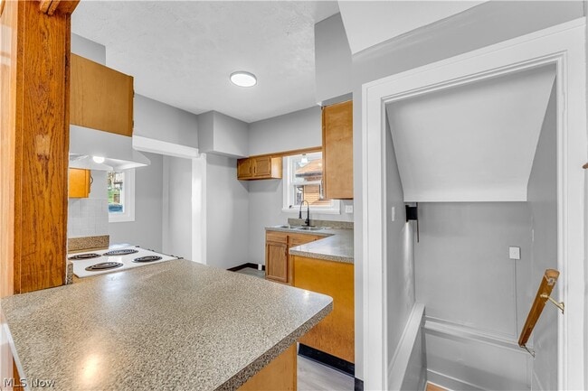 Building Photo - 516 Whitney Ave