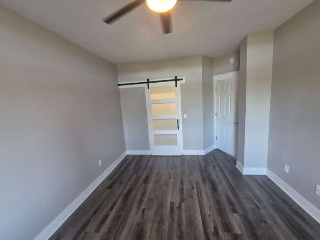 Building Photo - 344 Eastview Ct