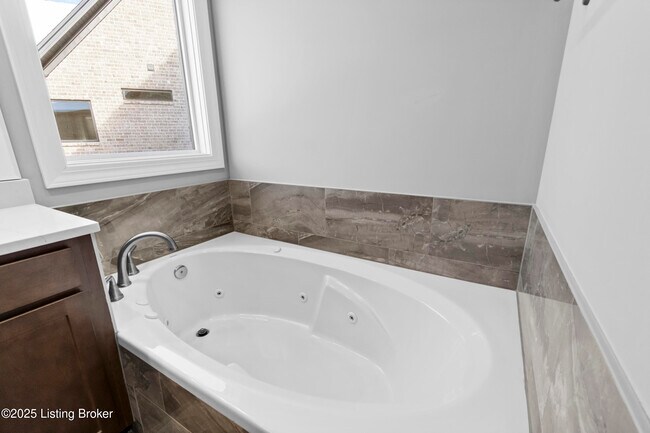 Building Photo - 5919 Ruby Fls Dr