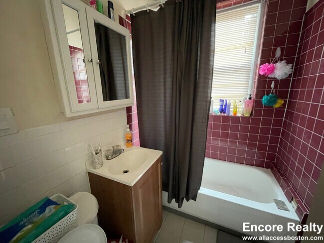 Building Photo - 883 Huntington Ave