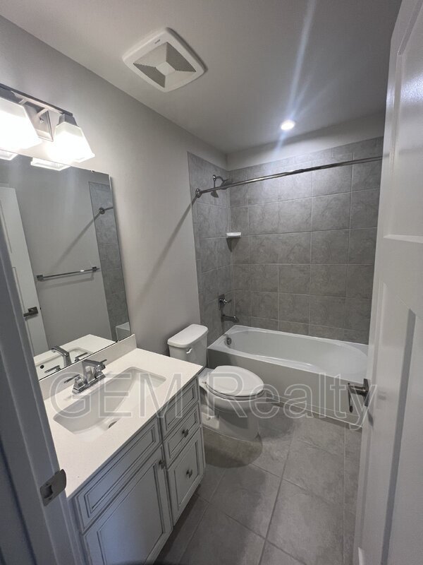 Building Photo - 1101 Rampart Dr