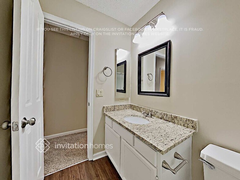 Building Photo - 10709 Summitt Tree Ct