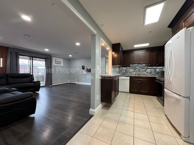 Building Photo - 50 Colonial Dr