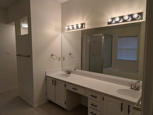 Building Photo - 17609 Columbia Falls Cove