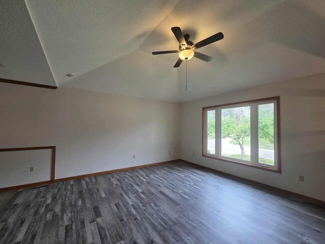 Building Photo - Spacious Home for Rent!