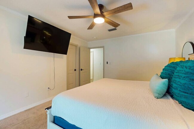 Building Photo - 5111 Keystone Dr