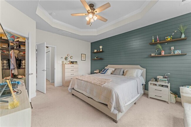 Building Photo - 483 Fairmont Dr