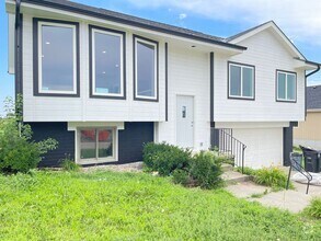 Building Photo - Newly rebuilt house in the heart of Elkhorn