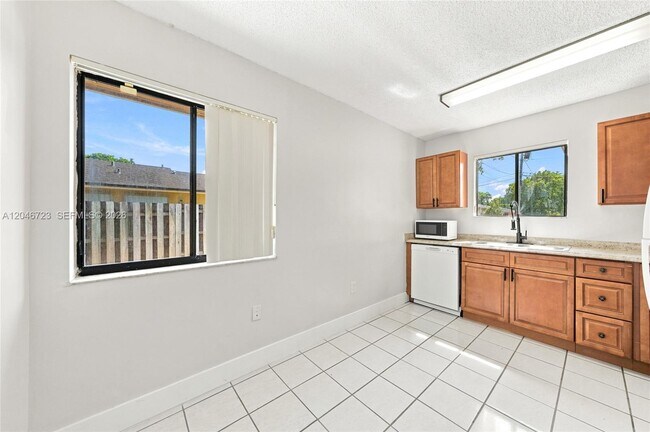 Building Photo - 20117 SW 88th Ct