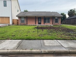 Building Photo - 4013 Newshire Dr